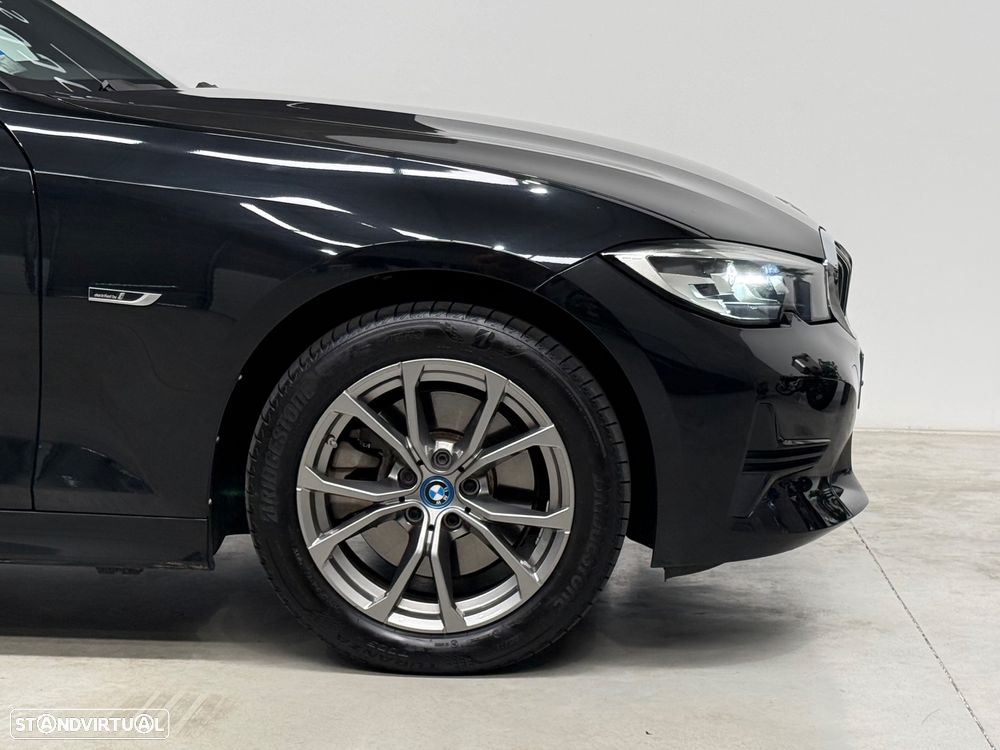 BMW 320 e Line Sport Auto - 37