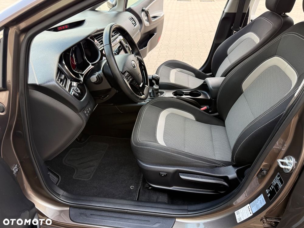 Kia Ceed 1.6 GDI Platinum Edition - 18