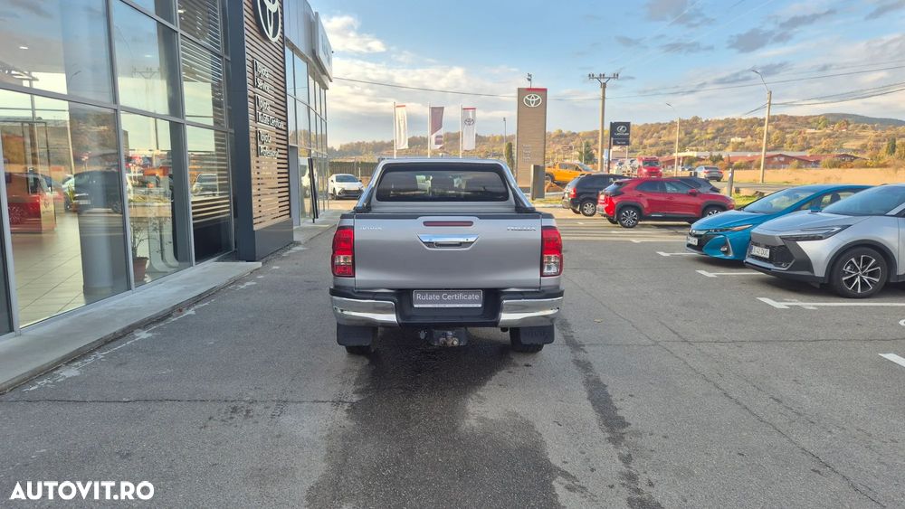 Toyota Hilux - 8