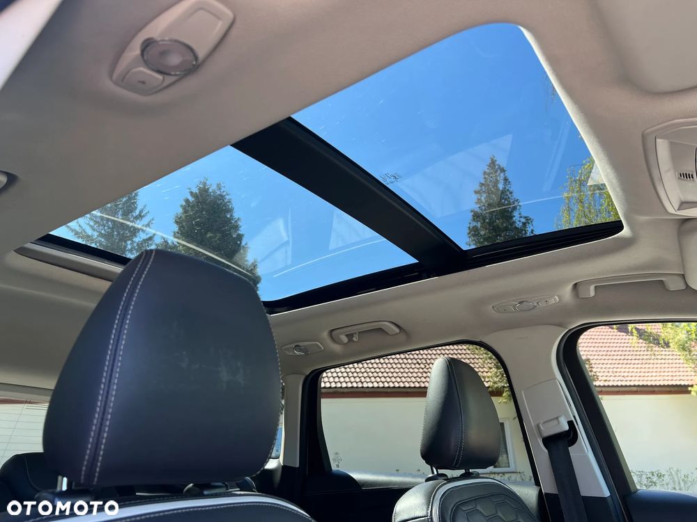 Ford Kuga 2.0 TDCi 4x4 Vignale - 35