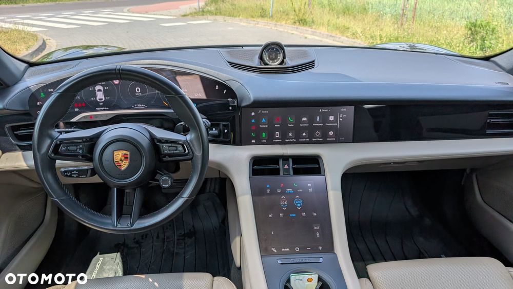 Porsche Taycan 4 - 8
