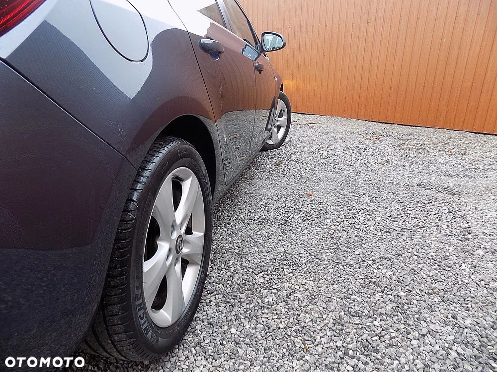 Opel Astra 1.7 CDTI DPF - 22