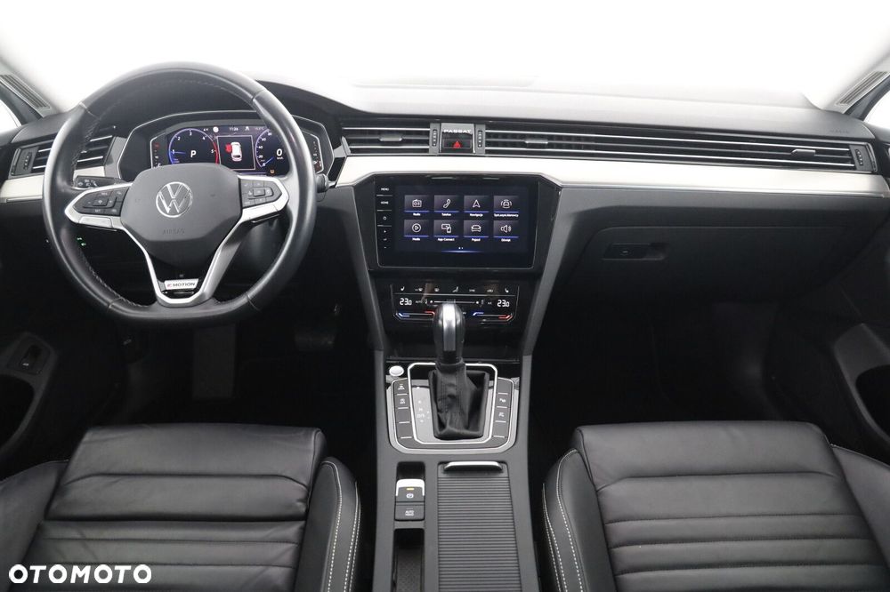 Volkswagen Passat - 12