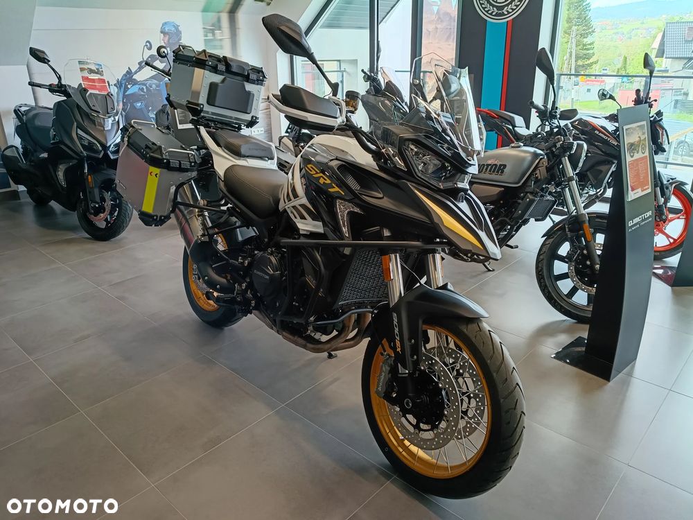 QJMOTOR SRT900SX - 2