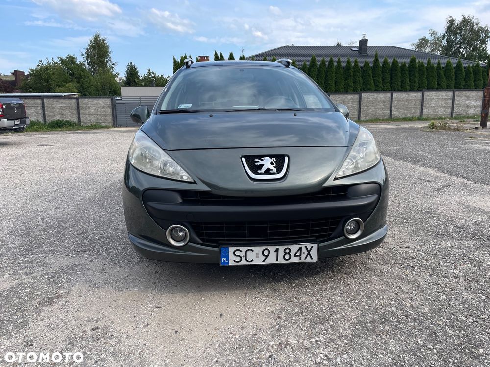 Peugeot 207 - 8