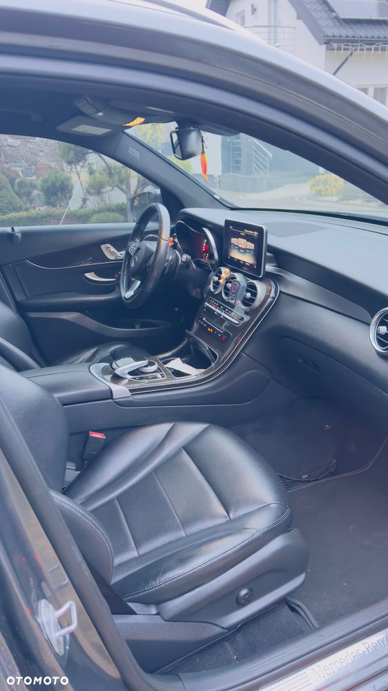 Mercedes-Benz GLC - 29