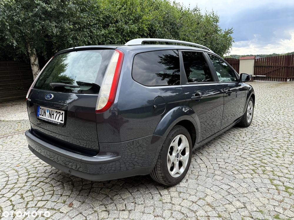 Ford Focus 1.6 16V Connection - 12