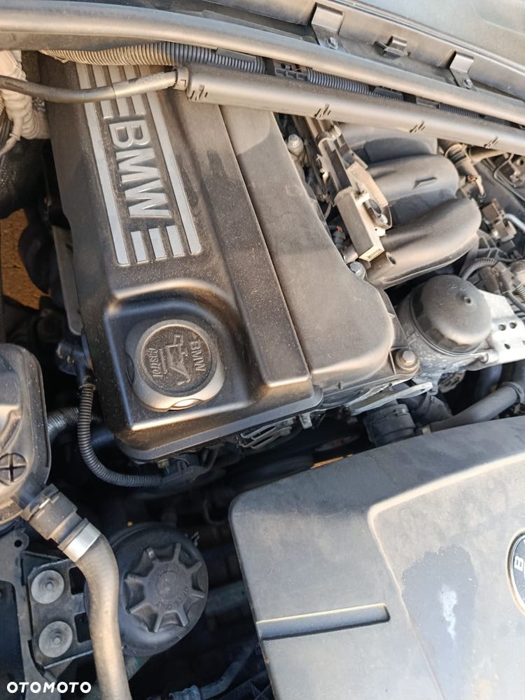 BMW Seria 3 318i - 17