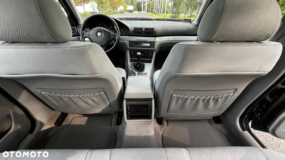 BMW Seria 5 525i - 11