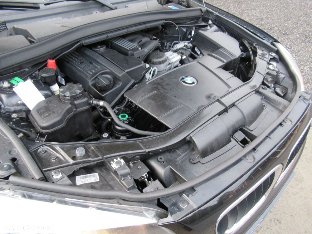 BMW X1 sDrive18i - 18