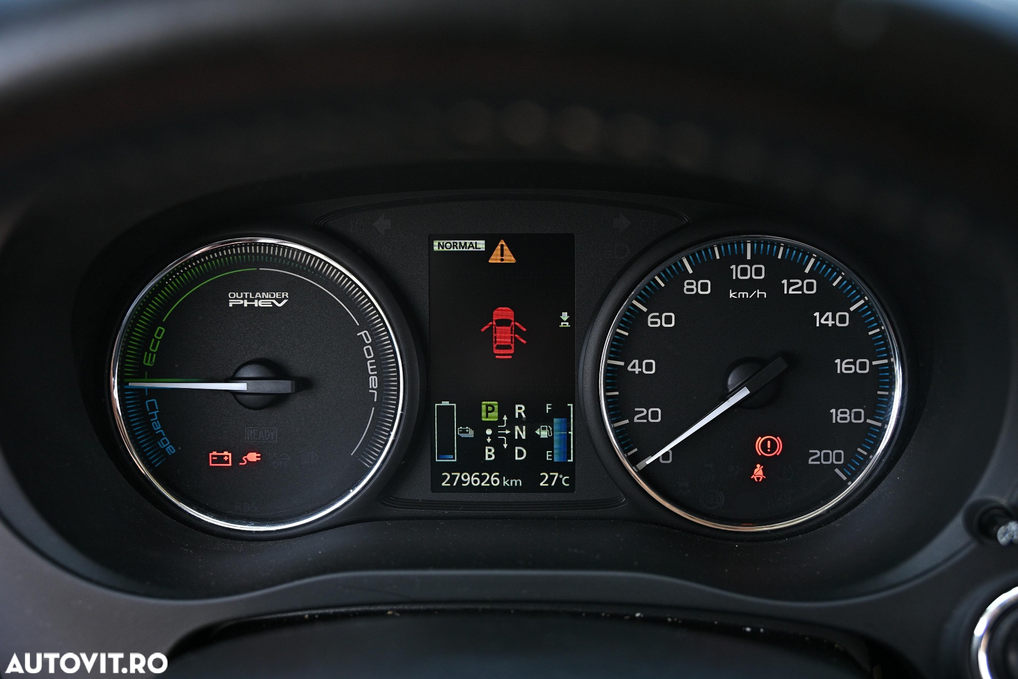 Mitsubishi Outlander 2.0 4WD Plug-In Hybrid - 24