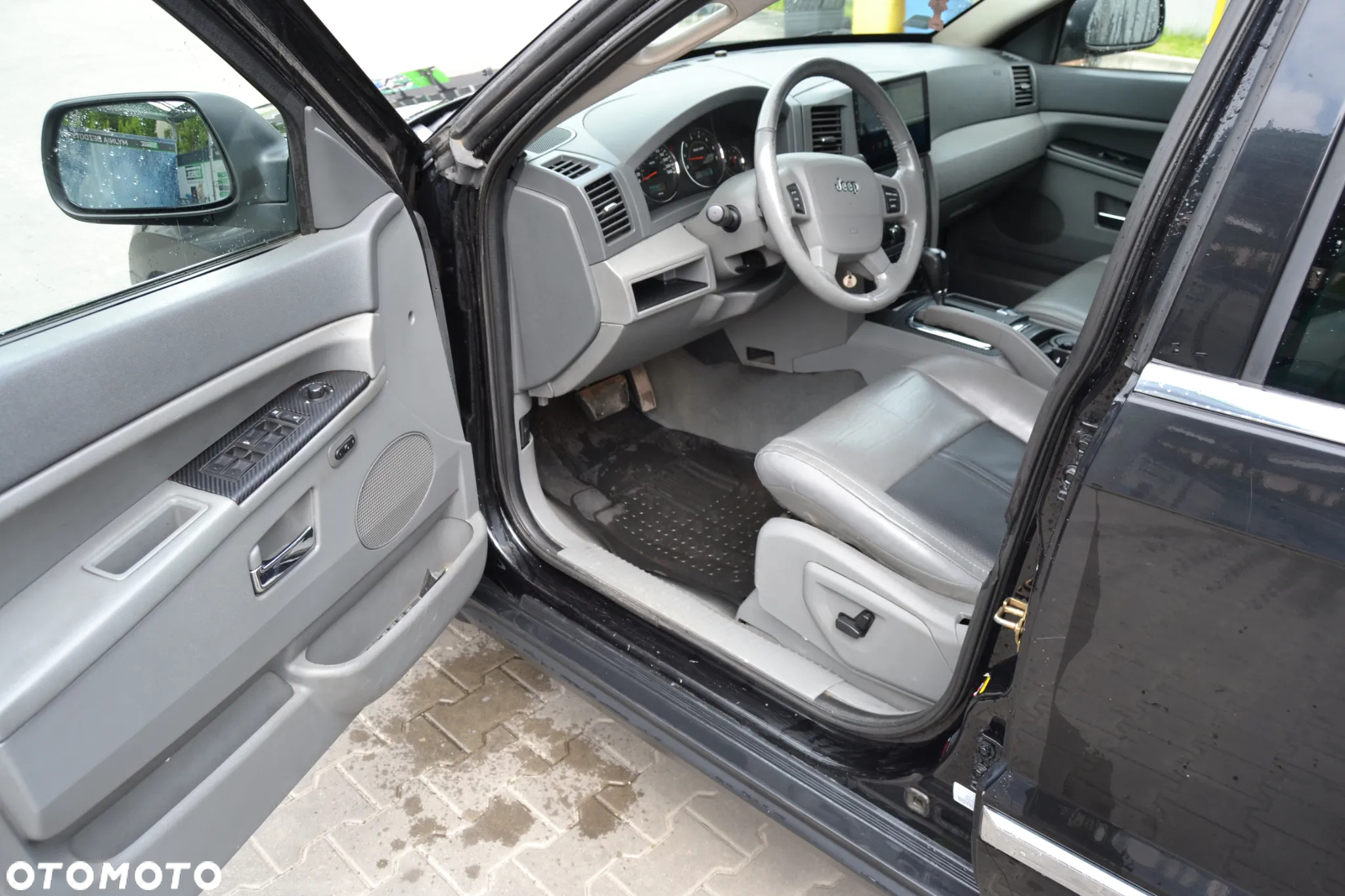 Jeep Grand Cherokee - 17
