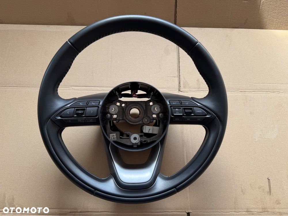 TOYOTA YARIS IV KIEROWNICA MULTIFUNKCJA 20- Jak nowa - 1