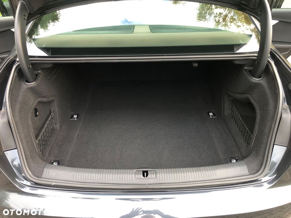 Audi A4 Limousine - 21