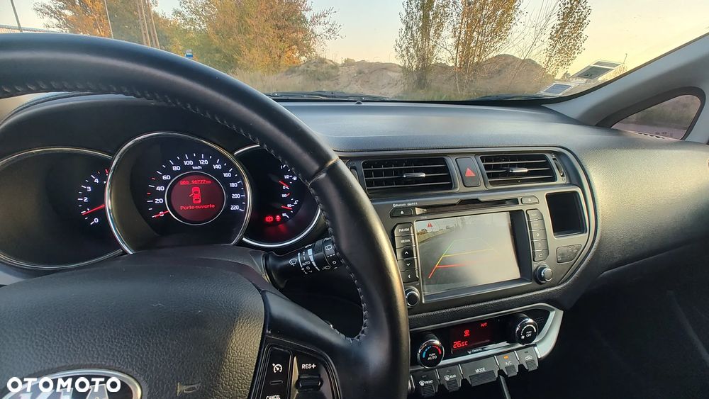Kia Rio - 8