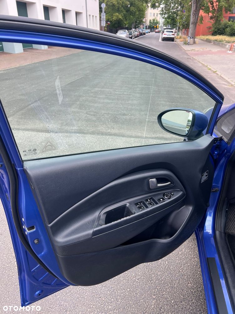 Kia Rio - 35