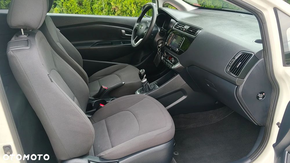 Kia Rio 1.4 Dream Team Edition - 13