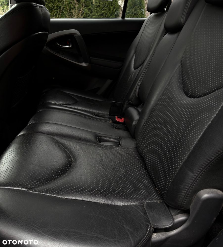 Toyota RAV4 2.2 D-4D Premium - 14