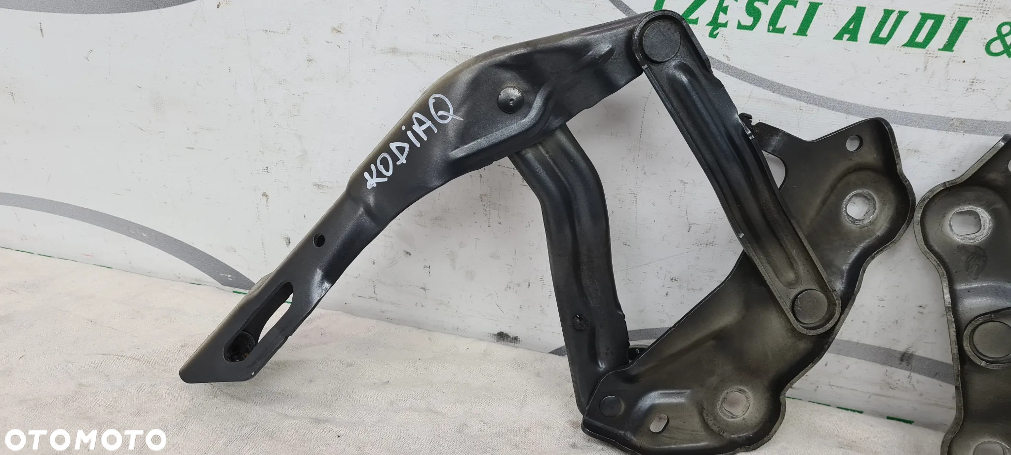 SKODA KODIAQ ZAWIASY MASKI LEWY PRAWY 565823301 565823302 - 4