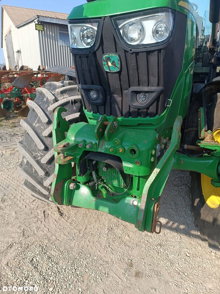 John Deere 6215r - 4