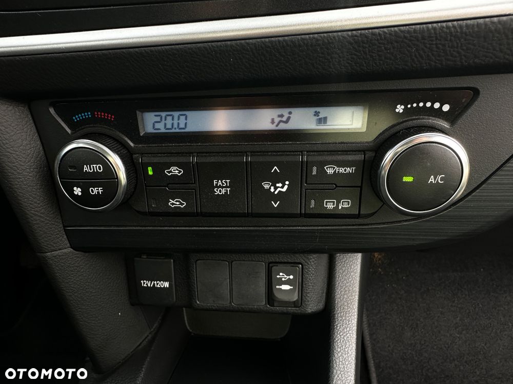 Toyota Auris 1.33 VVT-i Life Comfort - 29