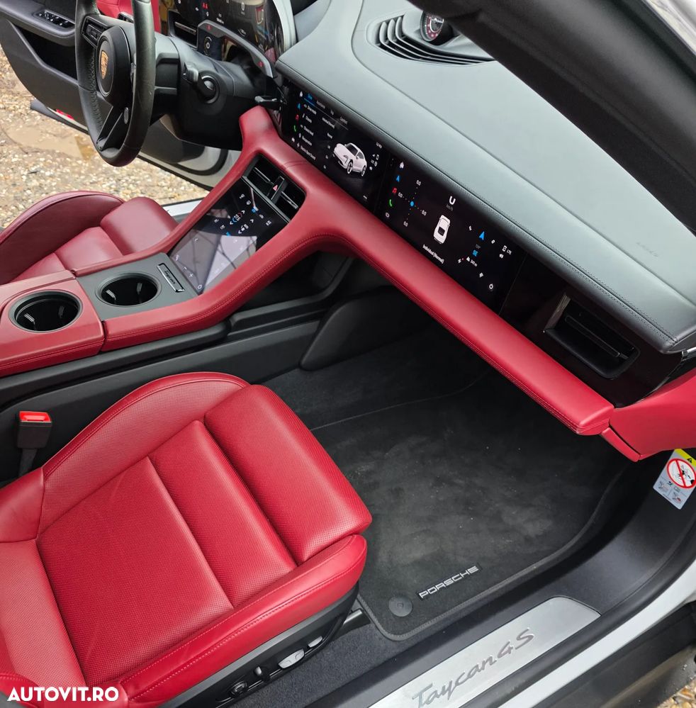 Porsche Taycan - 9