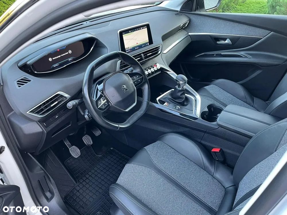 Peugeot 3008 1.2 PureTech Allure S&S - 4