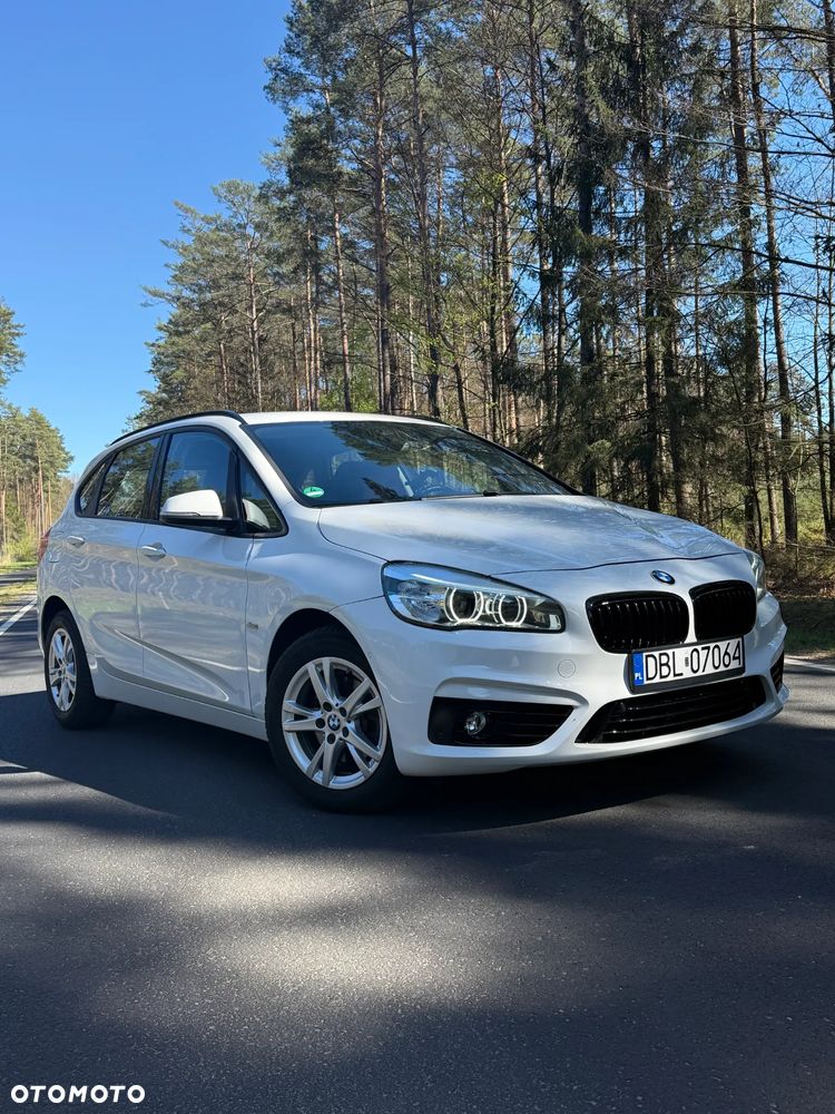 BMW Seria 2 218d - 4
