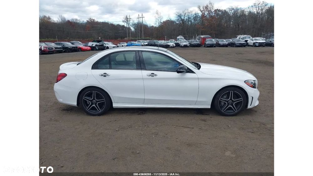 Mercedes-Benz Klasa C 300 4Matic 9G-TRONIC AMG Line - 4