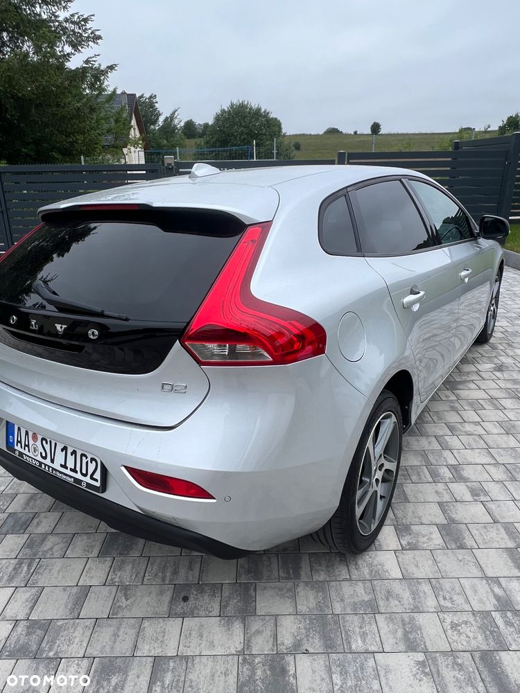 Volvo V40 D2 Drive-E Momentum - 10