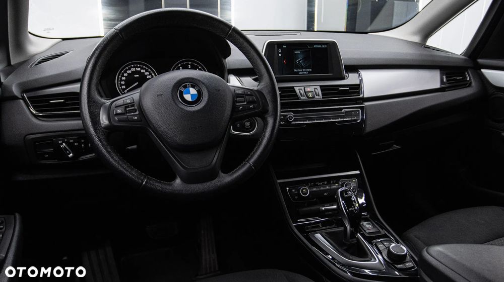 BMW Seria 2 218d Advantage - 12