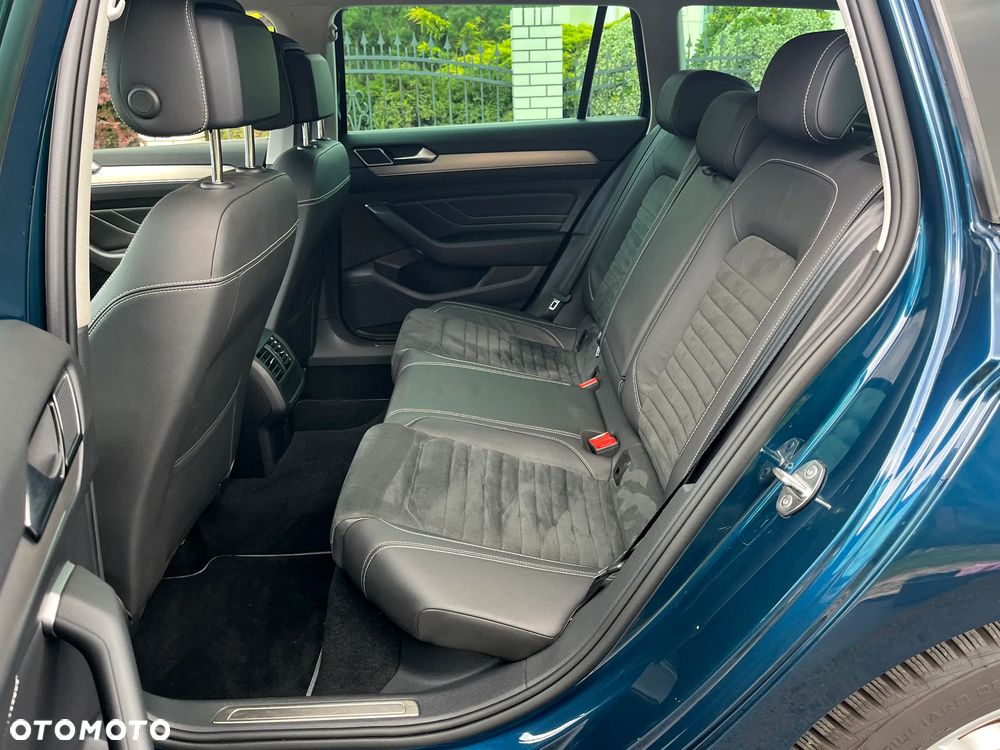 Volkswagen Passat 2.0 TDI Elegance DSG - 29