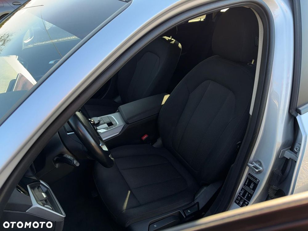 BMW Seria 3 320d xDrive - 14