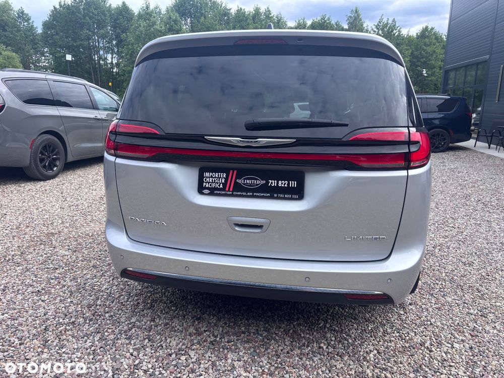 Chrysler Pacifica - 3
