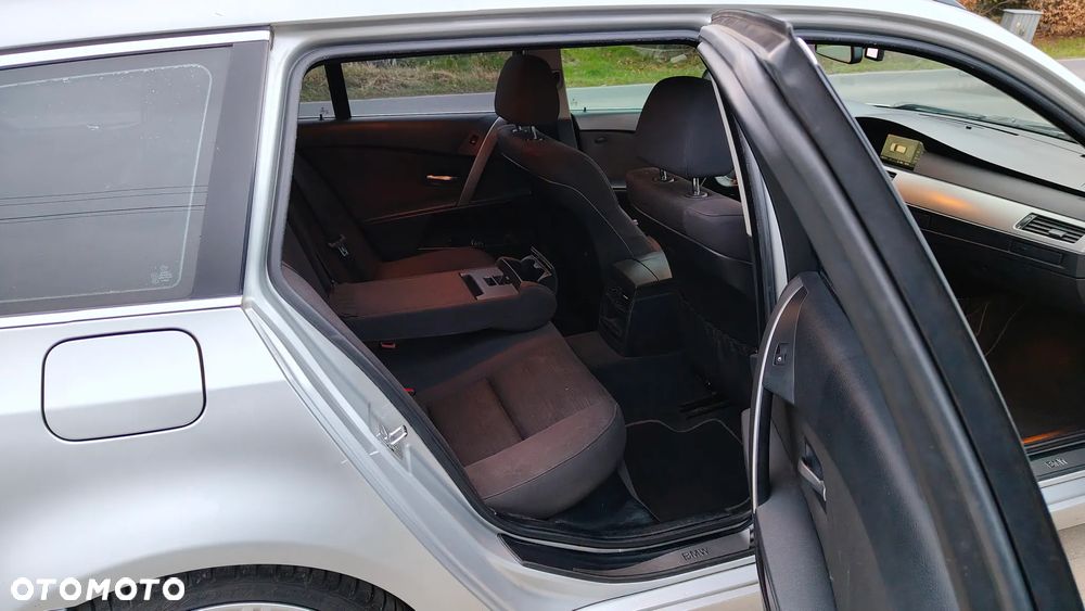 BMW Seria 5 525d - 6