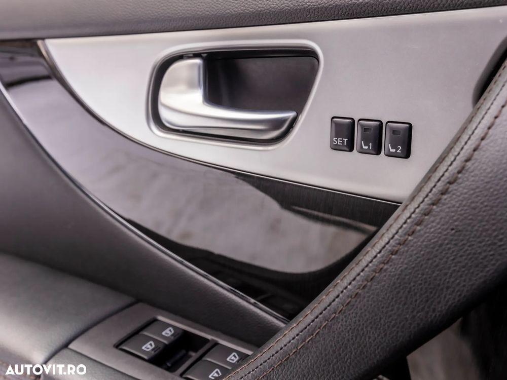 Infiniti QX70 5.0 AWD Aut. S Premium - 21