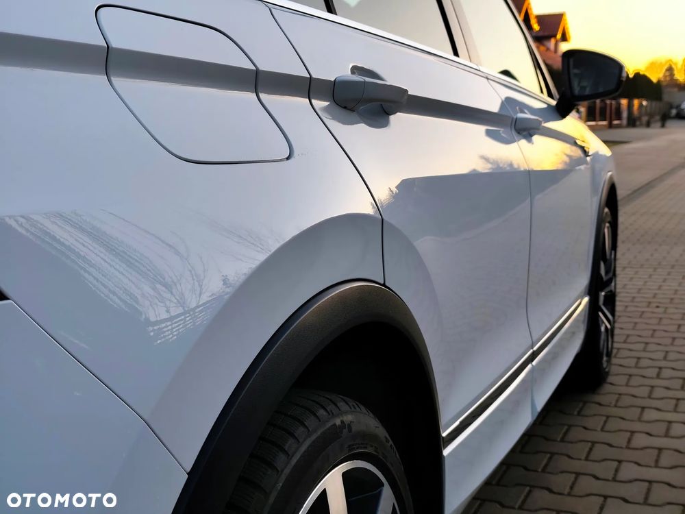 Volkswagen Tiguan 2.0 TDI SCR R-Line - 12