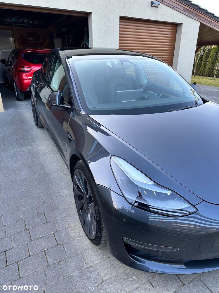 Tesla Model 3 - 5