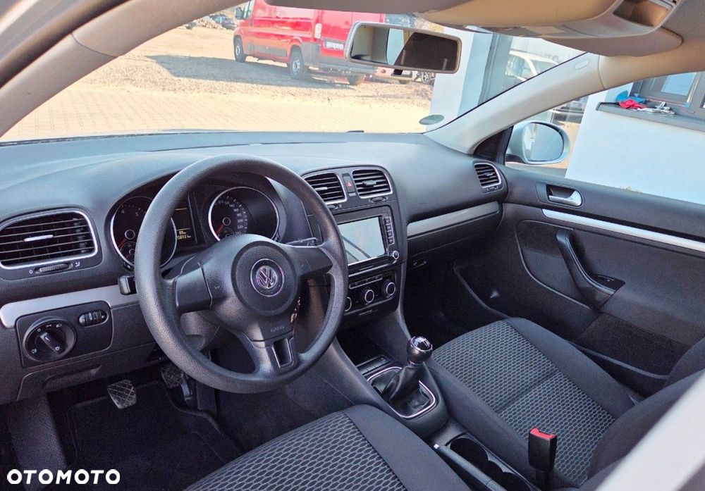 Volkswagen Golf - 6
