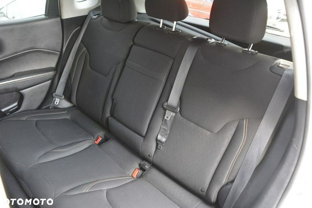 Jeep Compass - 30