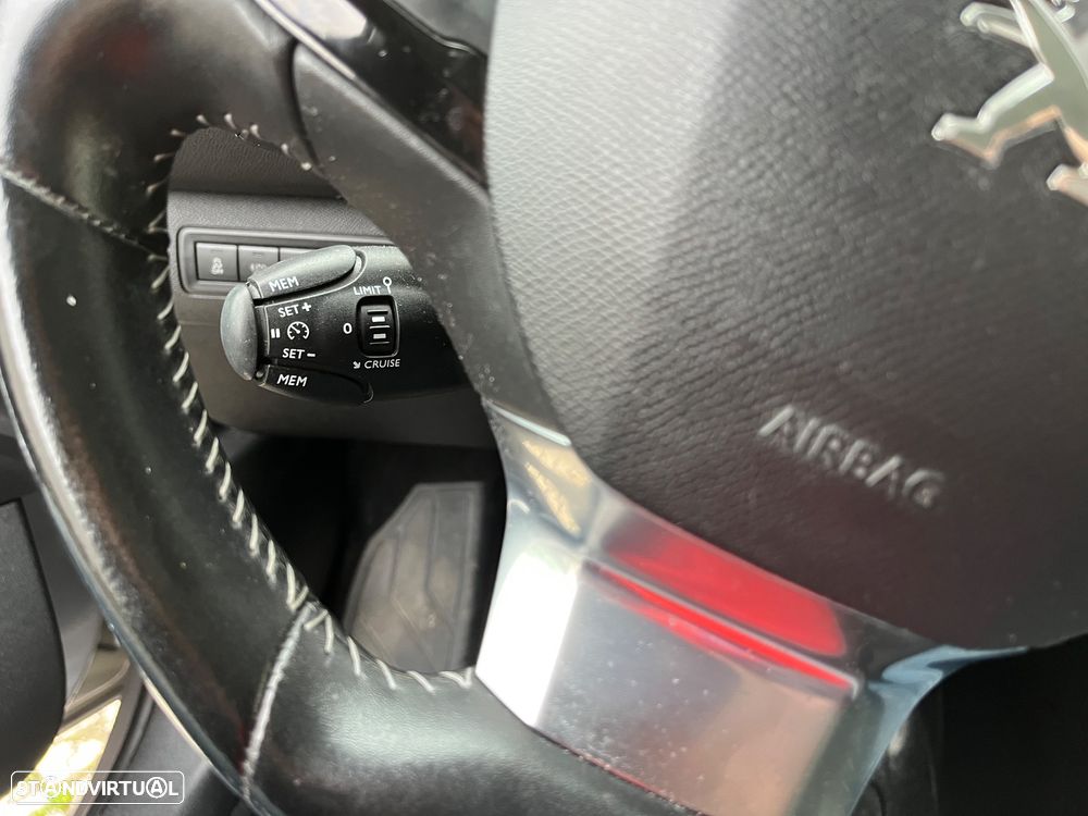 Peugeot 308 1.6 BlueHDi Allure J17 EAT6 - 15