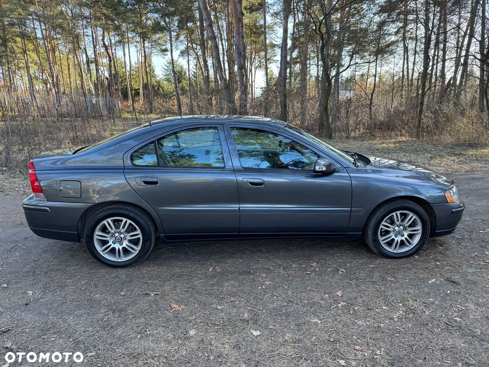 Volvo S60 2.4D Momentum - 4