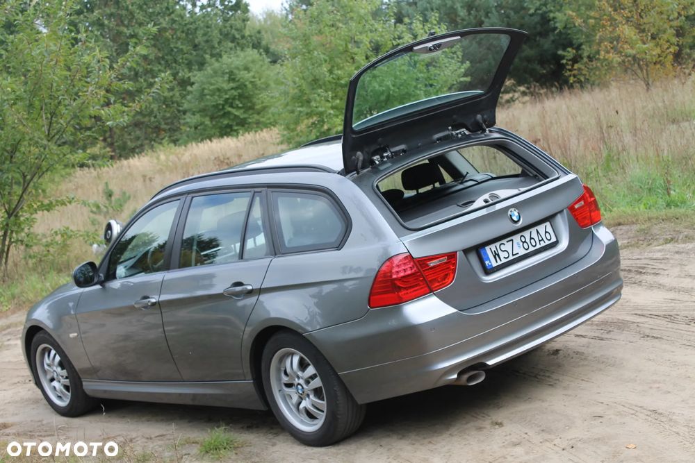 BMW Seria 3 318d DPF Touring Edition Exclusive - 6