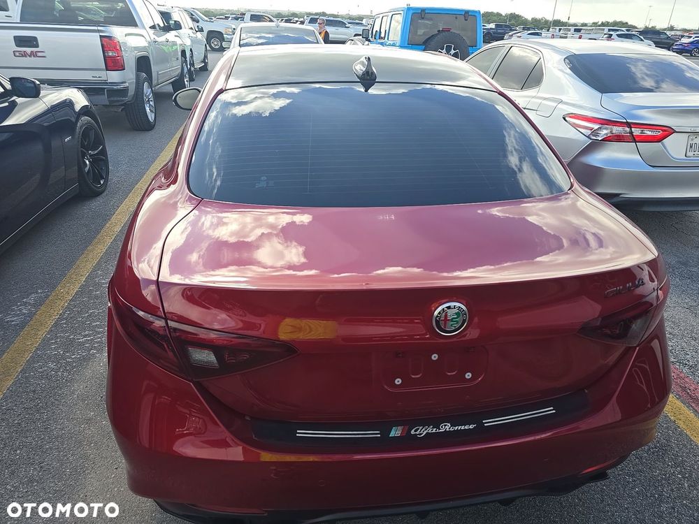 Alfa Romeo Giulia - 6