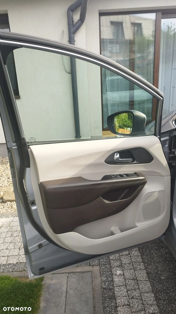 Chrysler Pacifica - 7