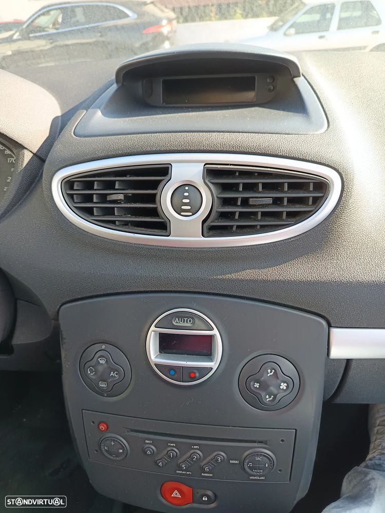 Renault Clio Break 1.2 TCE Dynamique S - 12