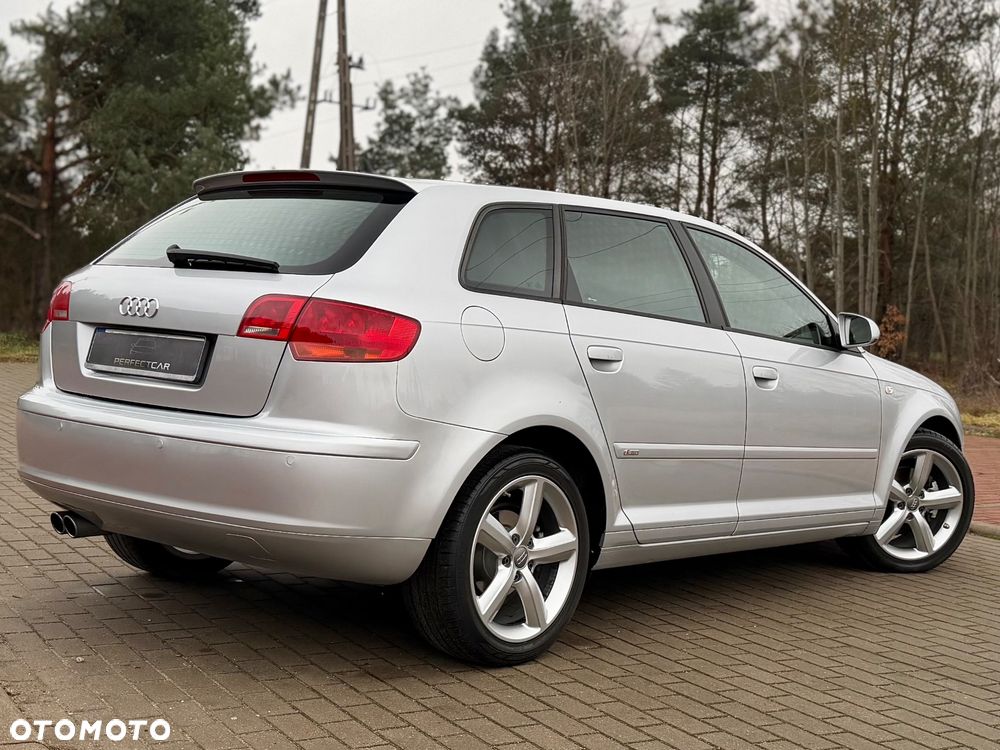 Audi A3 Sportback 1.4 TFSI S line Sportpaket - 4
