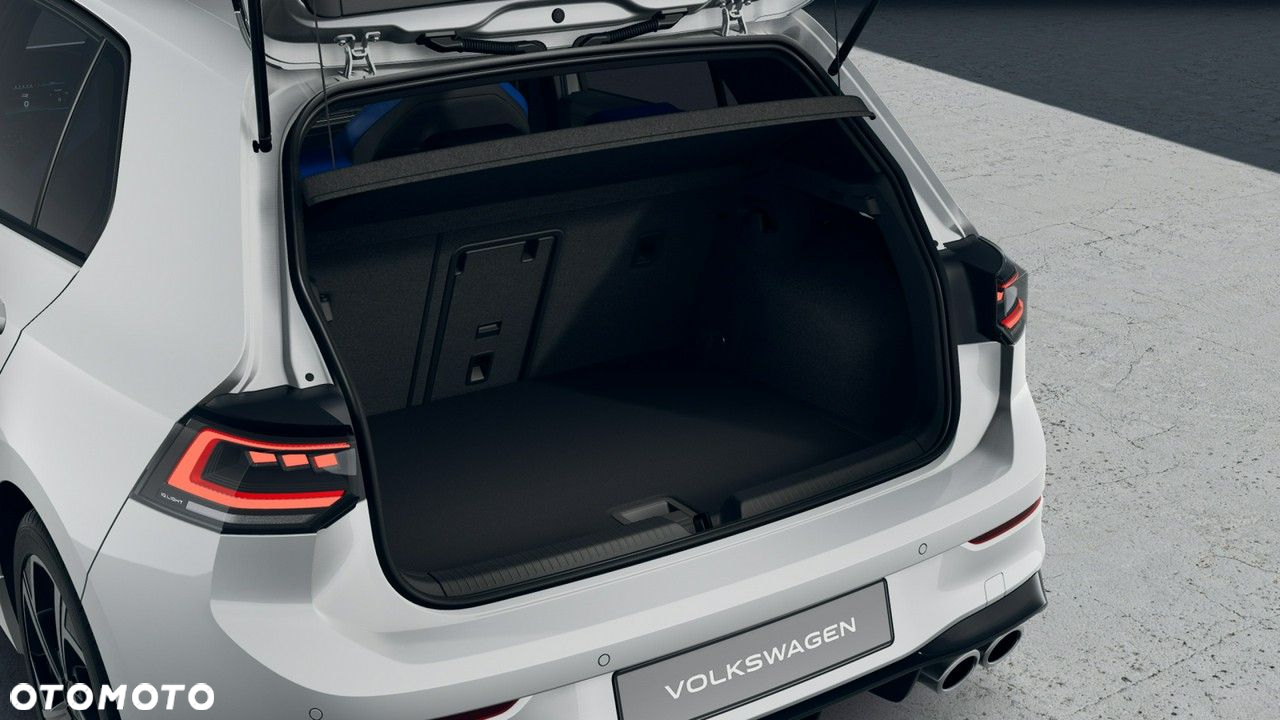 Volkswagen Golf - 8