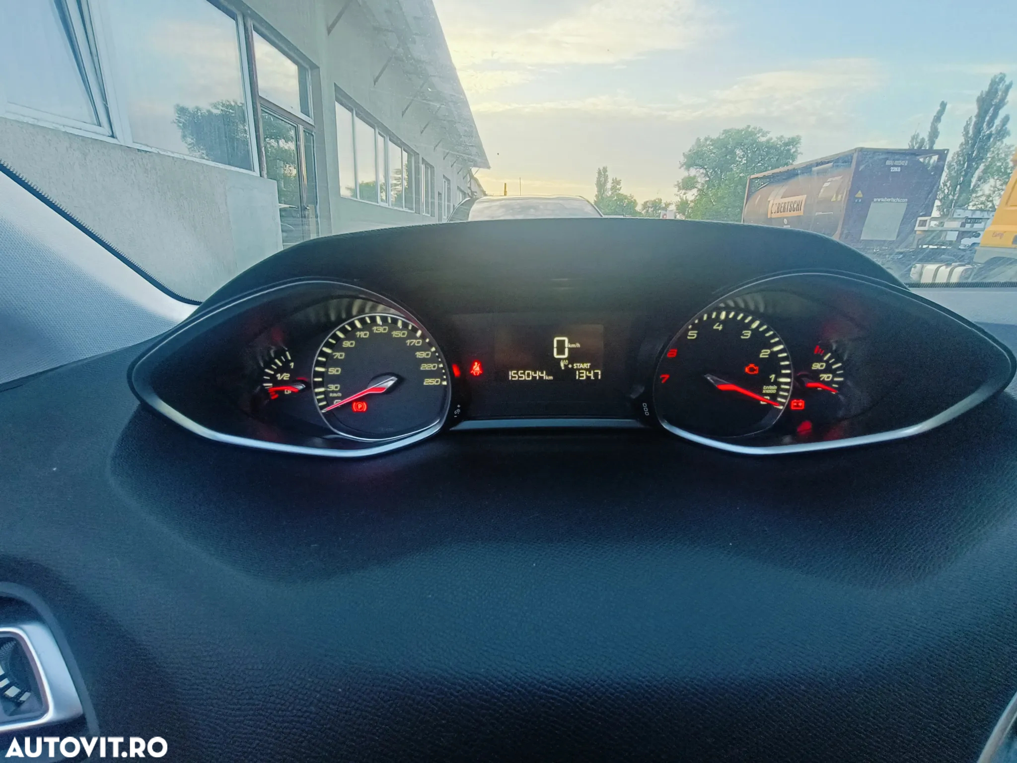 Peugeot 308 1.2 L PureTech Turbo Allure - 11