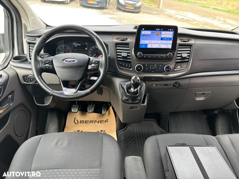 Ford TRANSIT CUSTOM - 13